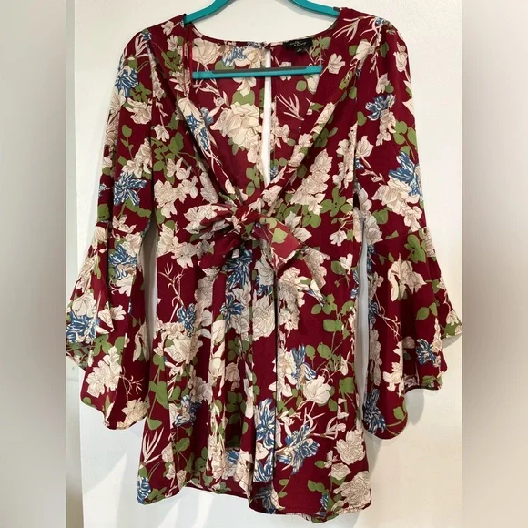 Milk & Honey Wine Floral Plunging Tie-Front Bell Sleeve Romper Size Small - Picture 5 of 16